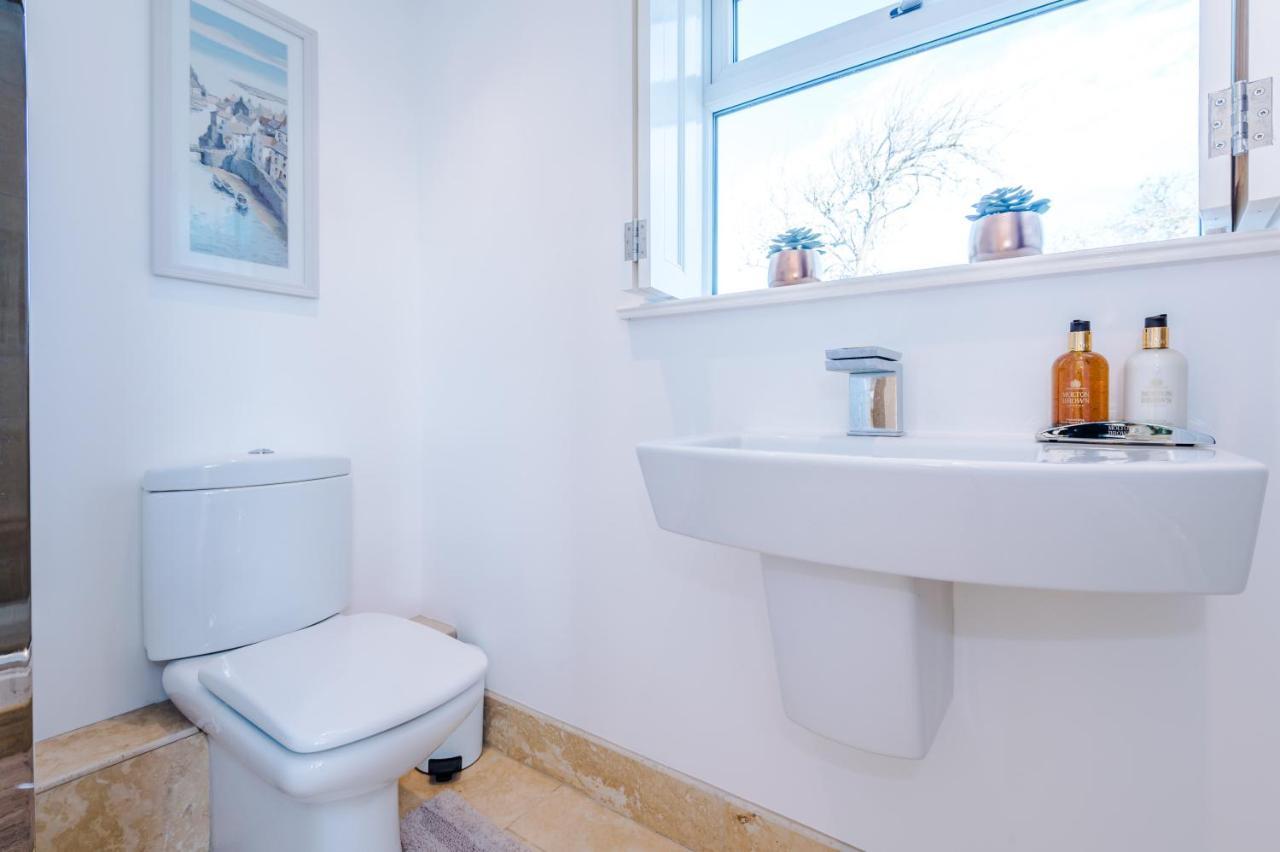 "Woodlands" By Greenstay Serviced Accommodation - Luxury 3 Bed Cottage In North Wales With Stunning Countryside Views & Parking - Close To Glan Clwyd Hospital - The Perfect Choice For Contractors, Business Travellers, Families And Groups Bodelwyddan Extérieur photo