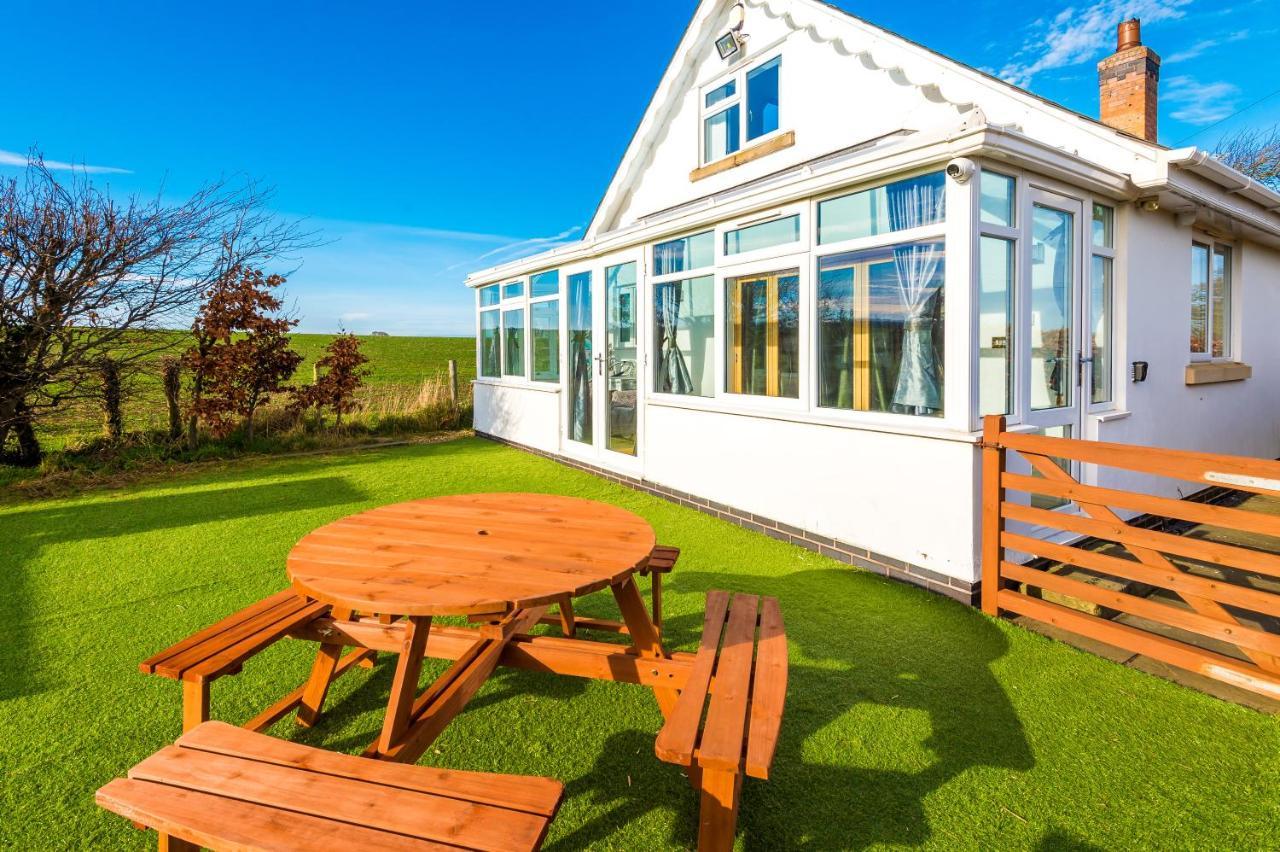 "Woodlands" By Greenstay Serviced Accommodation - Luxury 3 Bed Cottage In North Wales With Stunning Countryside Views & Parking - Close To Glan Clwyd Hospital - The Perfect Choice For Contractors, Business Travellers, Families And Groups Bodelwyddan Extérieur photo